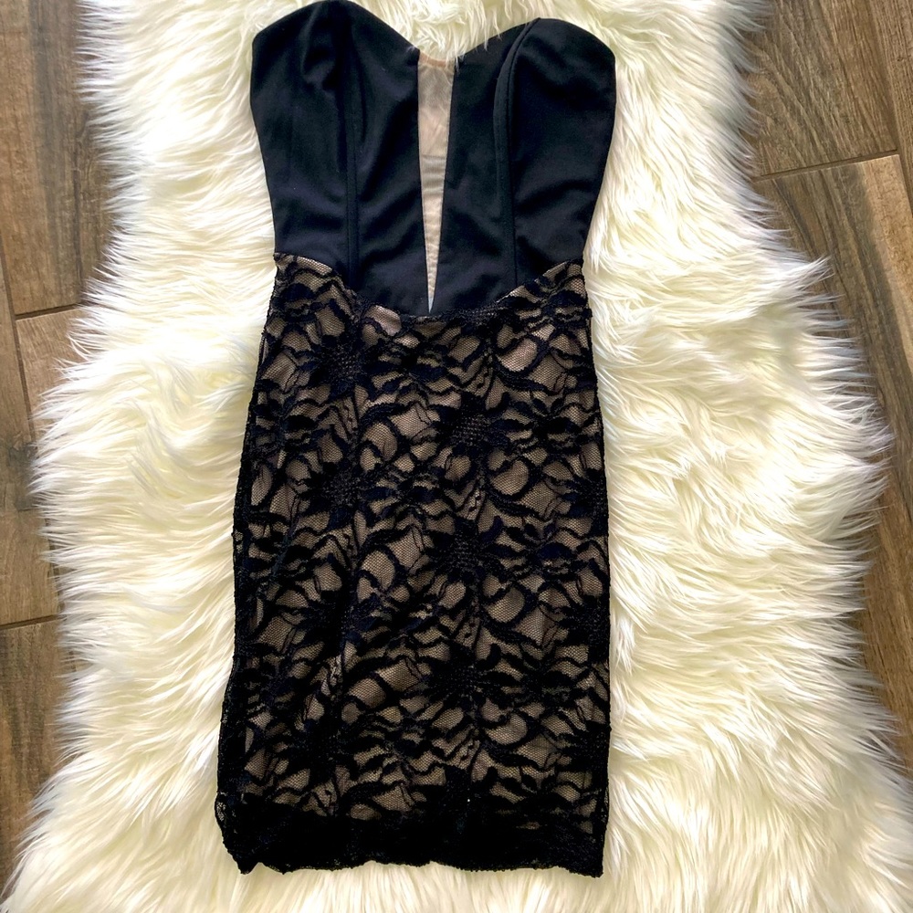 Lace dress with sheer v line